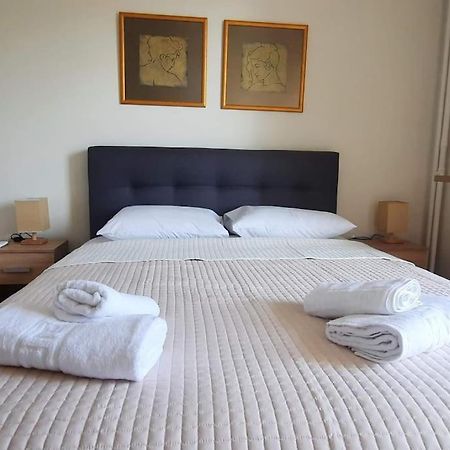 Comfort Apartment In The City Kalamata Zewnętrze zdjęcie